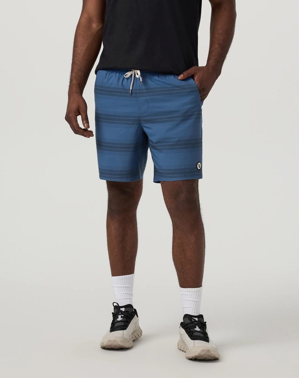 Vuori Mens Kore Short Lined 7" Size Medium Sea Gradient Stripe Blue Athletic Gym